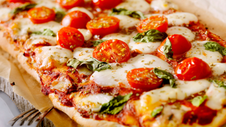 Panera Bread wants a slice of the big ol’ pizza game too